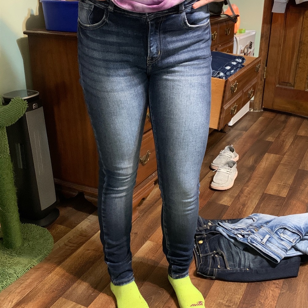 Kancan signature 27/32 Nicole mid rise skinny stretch jeans